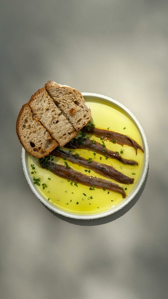 joyeuse provence seminaires mosaique huile d olive anchois alyona yankovska unsplash